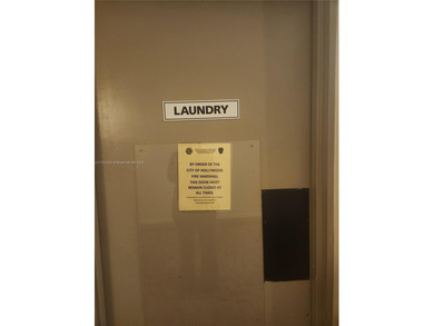 Beautiful and spacious updated 1 bedroom 1 1/2 bath  condo in a