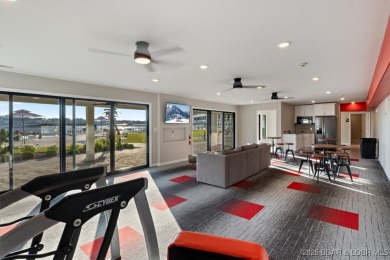 Enjoy panoramic main channel views from this sleek, modern