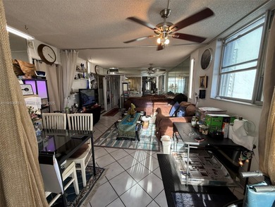 Incredible bay views in the heart of Miami Beach! This corner