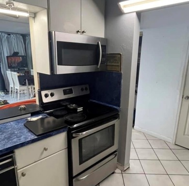 Incredible bay views in the heart of Miami Beach! This corner