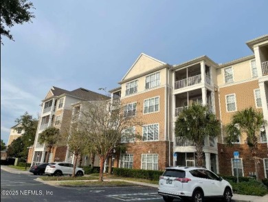 Beautifully renovated 3 bedroom, 2 bathroom condo in
