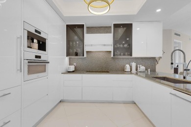 Beautyful Ocean front condo. Airy and spacious over 2000sf