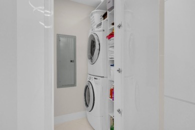 Beautyful Ocean front condo. Airy and spacious over 2000sf