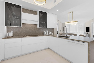 Beautyful Ocean front condo. Airy and spacious over 2000sf