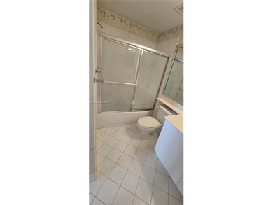 Welcome to Southampton Condominiums at King's Point -- a highly