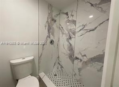 Totally remodeled 2/2 villa in a desirable 55+ community! Very