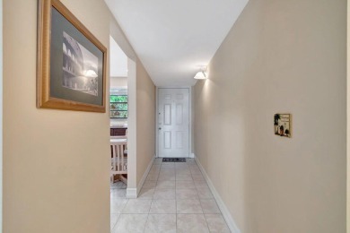 Great central location, walking distance to beach, as well as
