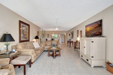 Great central location, walking distance to beach, as well as