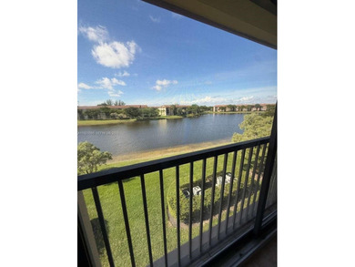 Stunning condo opportunity in the highly desirable West Pembroke