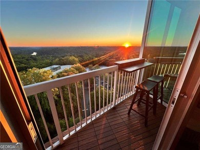 Unobstructed and Breathtaking Scenic Views of the Winding