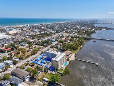 Gorgeous Waterfront Condo with Breathtaking Views! Wake up to