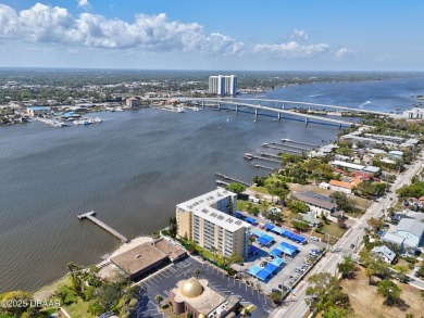 Gorgeous Waterfront Condo with Breathtaking Views! Wake up to