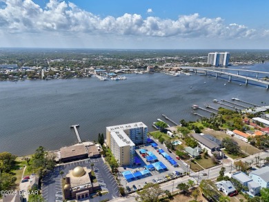 Gorgeous Waterfront Condo with Breathtaking Views! Wake up to