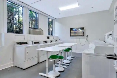 Tropical Beach Pad - Your Palm Beach ParadiseFully furnished