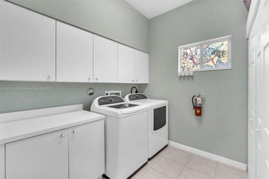 Enjoy resort-style living in this bright and spacious 3/2 corner