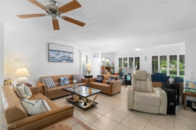 PRICED TO SELL! This Valencia Garden Villa has 1700 sq ft of