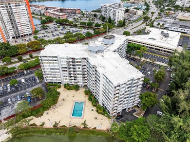 FOR SALE spacious 1/1 condo in Miami Gardens. Convenient