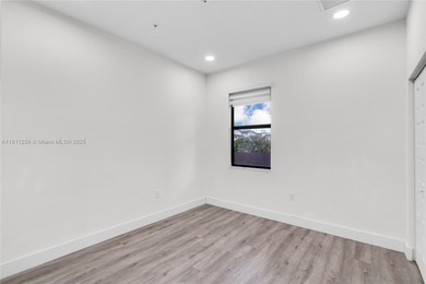 Beautiful Condo in the heart of Doral, 2/2 unit with elevator at