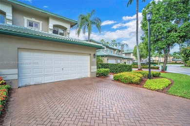 Enjoy resort-style living in this bright and spacious 3/2 corner