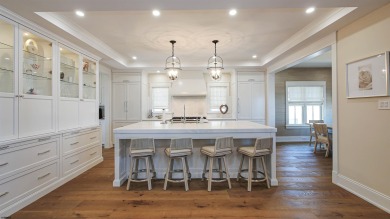 You'll love the feeling of warmth and spaciousness in this