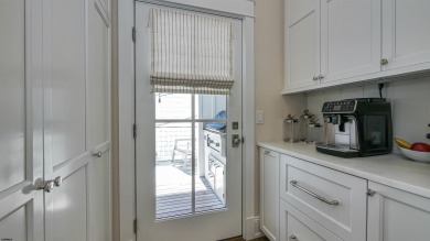 You'll love the feeling of warmth and spaciousness in this