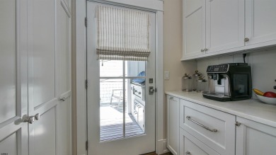 You'll love the feeling of warmth and spaciousness in this