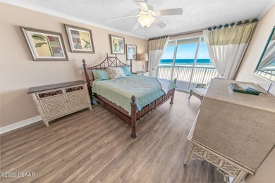 AWESOME DIRECT OCEANFRONT 3 BR / 3 BA LUXURIOUS CONDO LOCATED AT