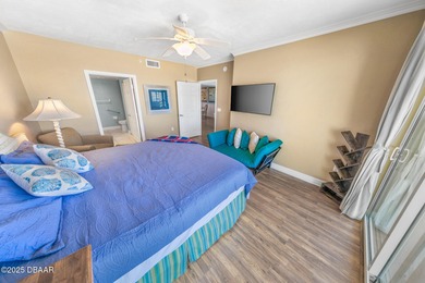 AWESOME DIRECT OCEANFRONT 3 BR / 3 BA LUXURIOUS CONDO LOCATED AT