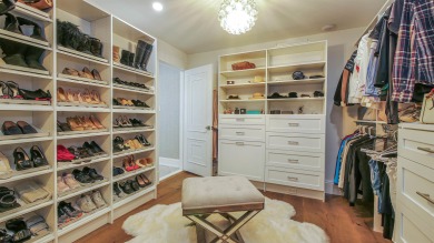 You'll love the feeling of warmth and spaciousness in this