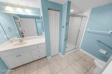 AWESOME DIRECT OCEANFRONT 3 BR / 3 BA LUXURIOUS CONDO LOCATED AT