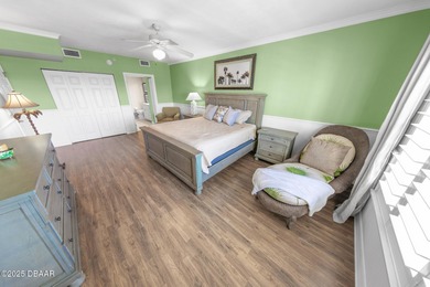 AWESOME DIRECT OCEANFRONT 3 BR / 3 BA LUXURIOUS CONDO LOCATED AT