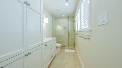 You'll love the feeling of warmth and spaciousness in this