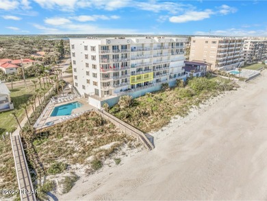AWESOME DIRECT OCEANFRONT 3 BR / 3 BA LUXURIOUS CONDO LOCATED AT