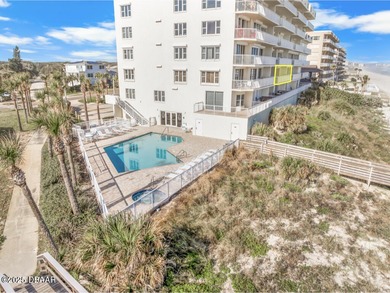 AWESOME DIRECT OCEANFRONT 3 BR / 3 BA LUXURIOUS CONDO LOCATED AT