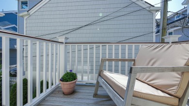 You'll love the feeling of warmth and spaciousness in this