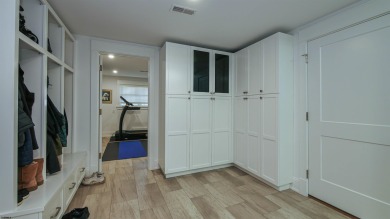 You'll love the feeling of warmth and spaciousness in this