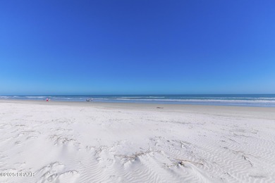 AWESOME DIRECT OCEANFRONT 3 BR / 3 BA LUXURIOUS CONDO LOCATED AT