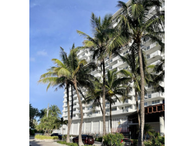 Can you imagine better location !!!!, Lincoln Road with the