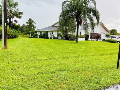 Discover this well-maintained rear southern exposure attached