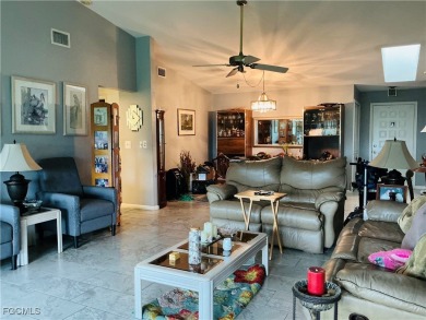 Discover this well-maintained rear southern exposure attached