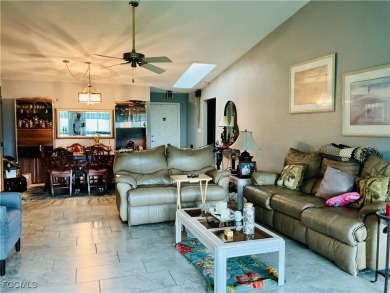 Discover this well-maintained rear southern exposure attached