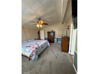 In the desirable Saddleback Mobile Estates  perfect blend of