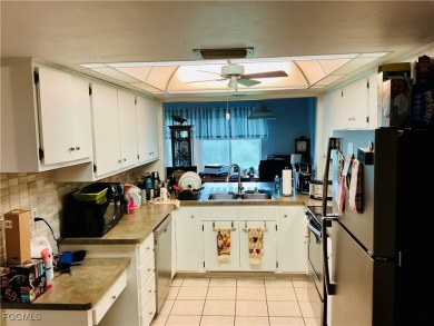 Discover this well-maintained rear southern exposure attached