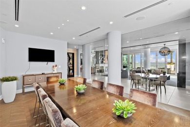 One or more photo(s) has been virtually staged. Don't miss this