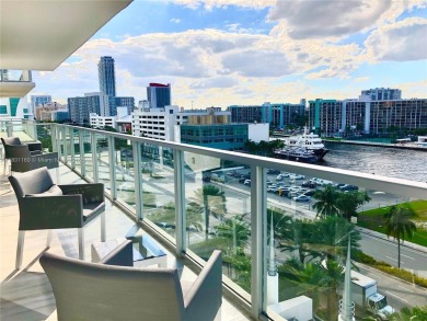 LUXURIOUS OCEANFRONT RESIDENCE WITH UNOBSTRUCTED VIEWS of the