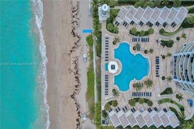 LUXURIOUS OCEANFRONT RESIDENCE WITH UNOBSTRUCTED VIEWS of the