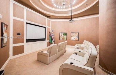 LUXURIOUS OCEANFRONT RESIDENCE WITH UNOBSTRUCTED VIEWS of the