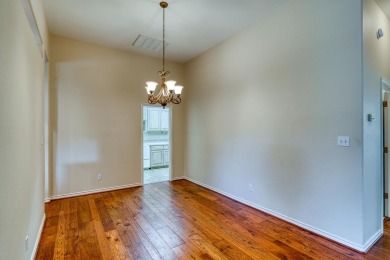 This conviently located triplex in Horseshoe Bay's Applehead