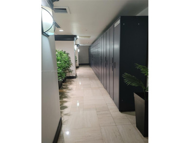 Amazing & exclusive condo location in the core of Miami Beach's