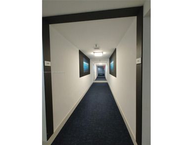 Amazing & exclusive condo location in the core of Miami Beach's